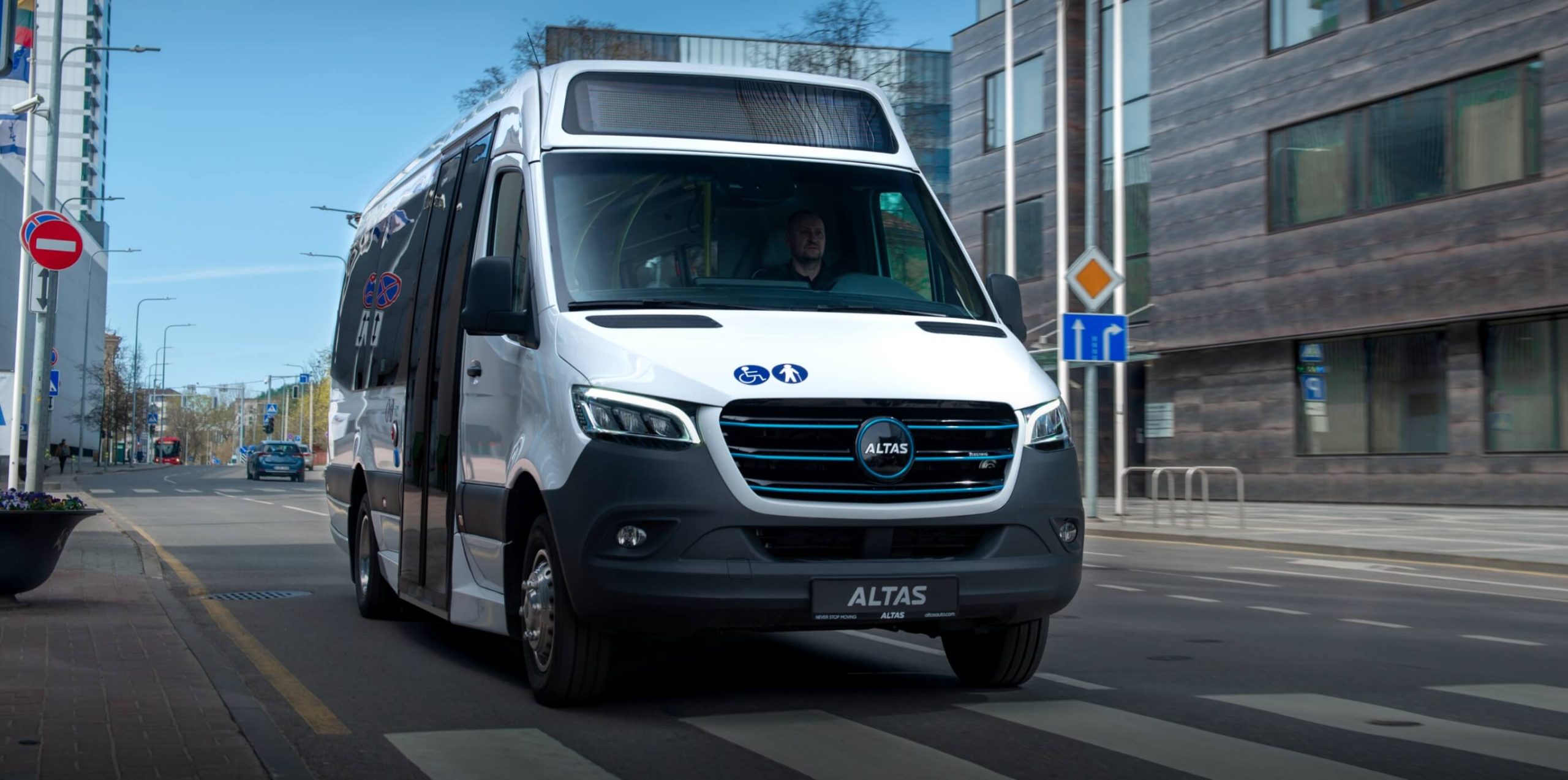 FOURNISSEUR DE MINIBUS ET MIDIBUS EN FRANCE